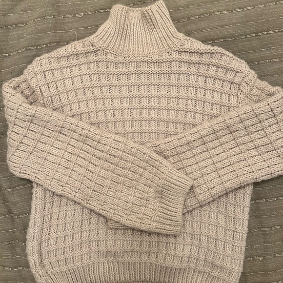 Stone colored knitted H&M sweater - never worn - Picture 1 of 3